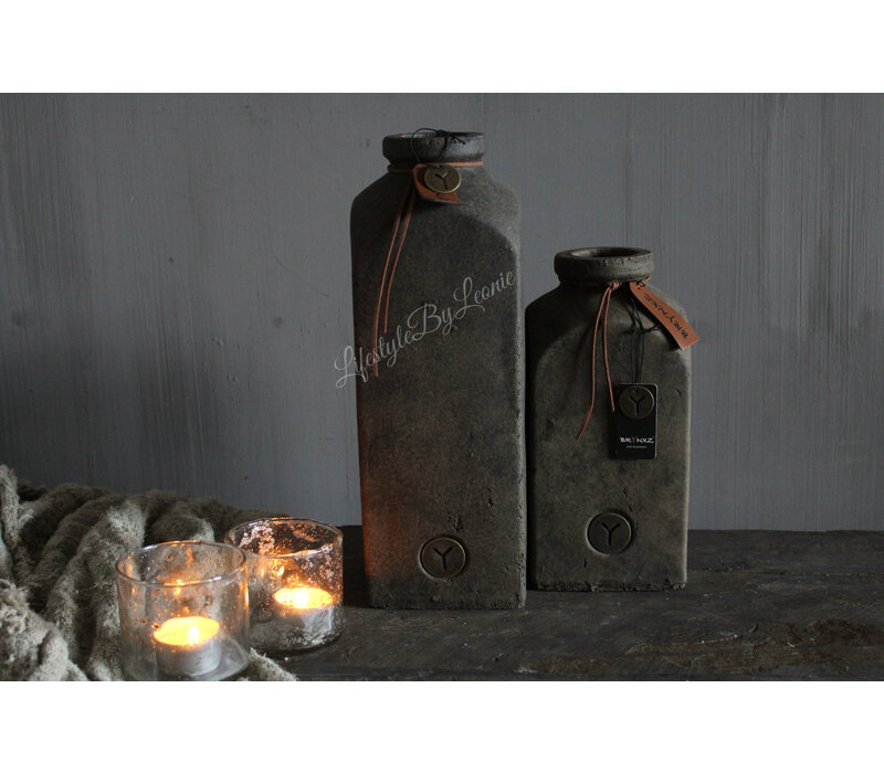 Brynxz bottle square Brown 24 cm