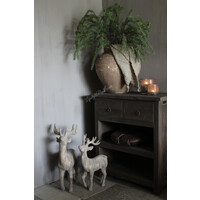 Stenen staande hert Orion L