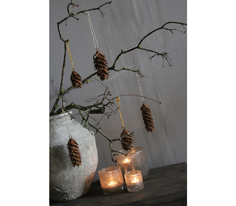 Roestige dennenappel hanger 12 cm