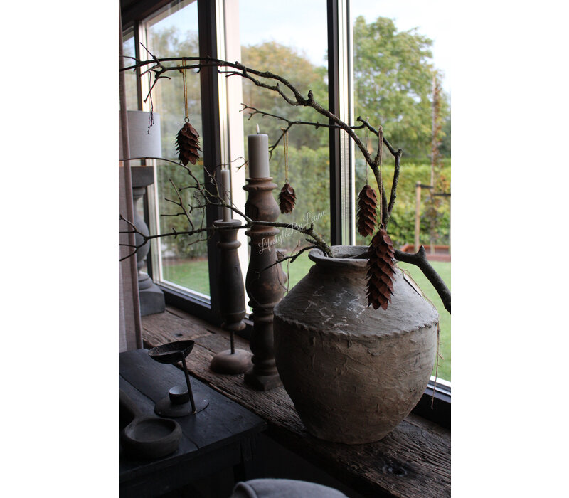 Roestige dennenappel hanger 9 cm