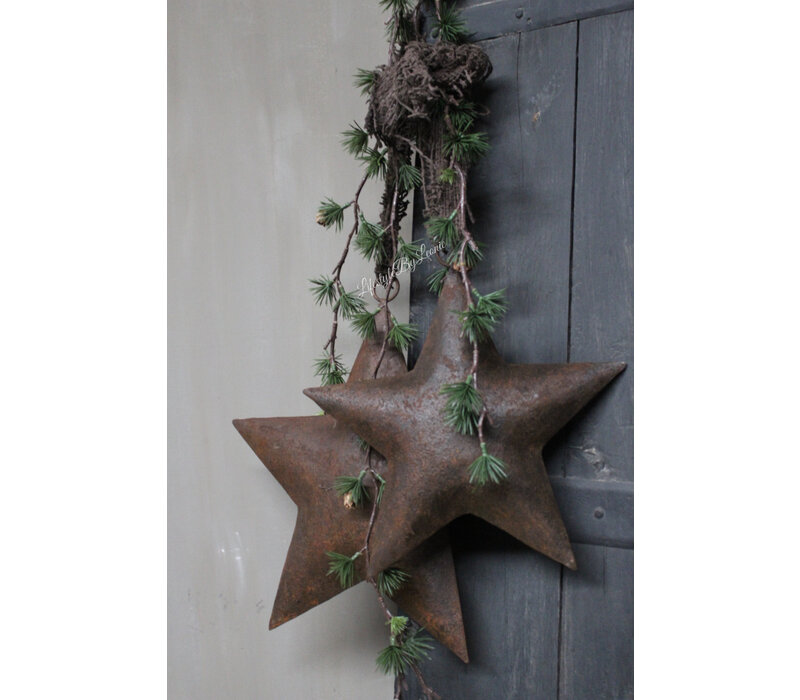 Metalen roestige ster aan touw 27cm