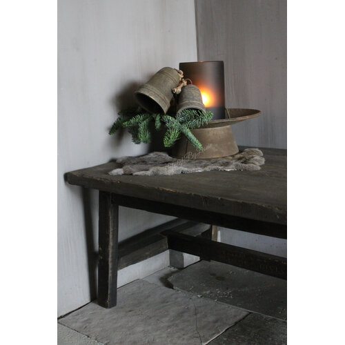 Aura Peeperkorn Old Farm coffeetable 120 x 70 cm 