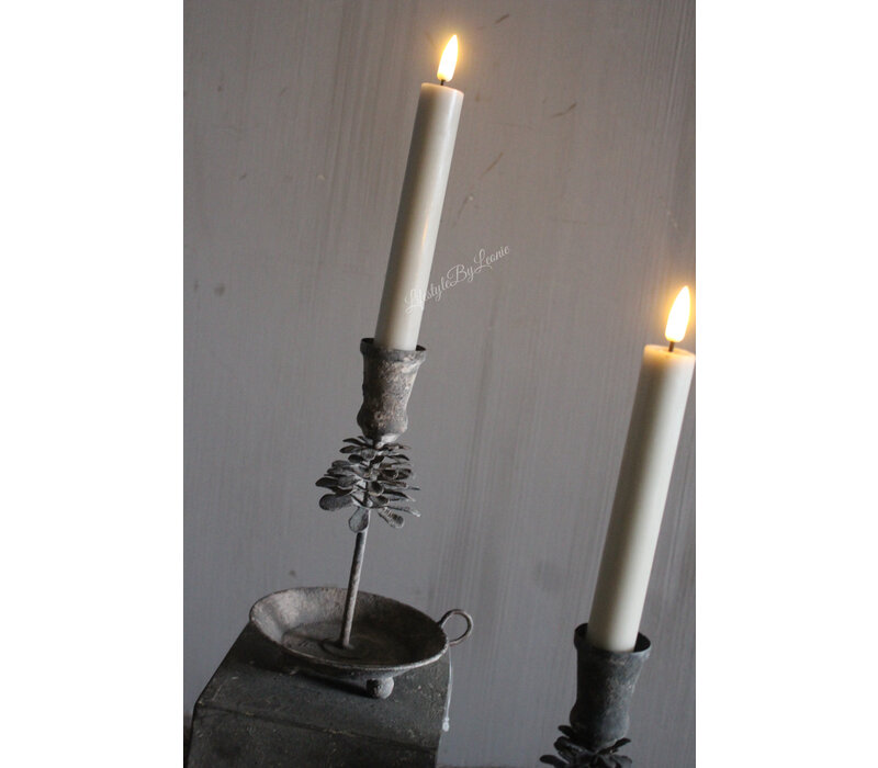 Sobere old look Dennenappel kandelaar dinerkaars 17cm