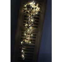 Hang festoen larix dennenappels met LED 65cm