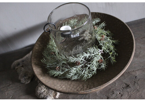 Namaak frosted Cedar / pinecone krans 27 cm