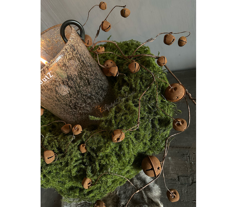 Roestige kerstbellen aan tak 80 cm