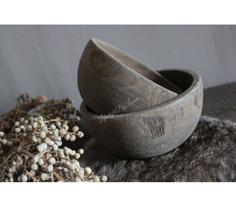 Set van 2 vergrijsde houten schaaltjes