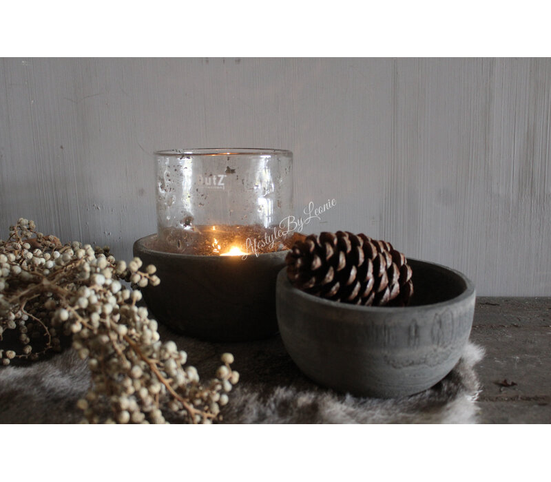 Set van 2 vergrijsde houten schaaltjes