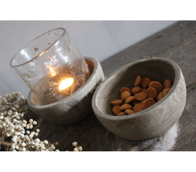 Set van 2 vergrijsde houten schaaltjes