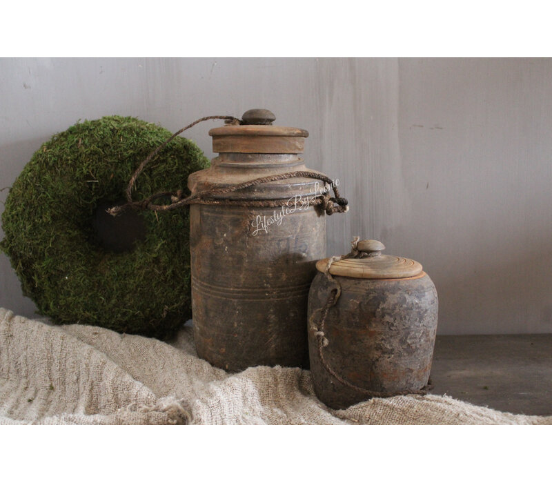 Authentieke nepalese pot met deksel