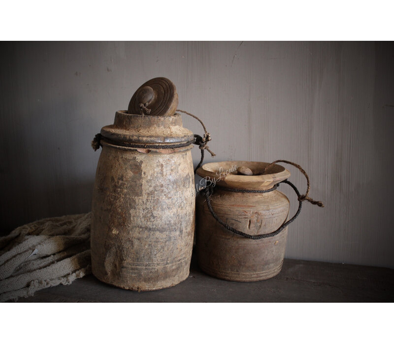 Authentieke nepalese pot met deksel