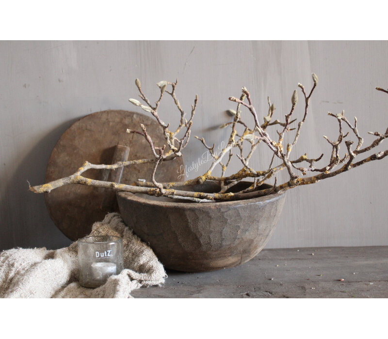 Oude houten bak met deksel