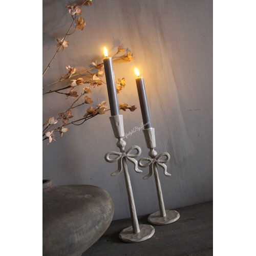 Metalen kandelaar dinerkaars Strikje beige 25 cm 