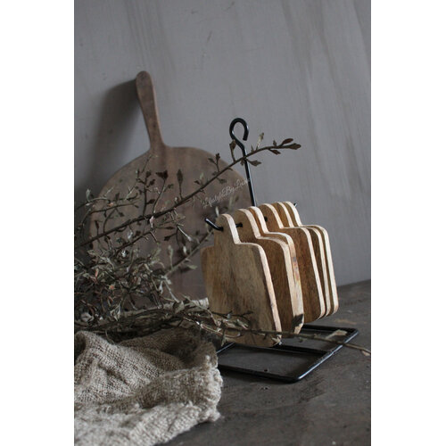 Sobere houten onderzetters aan rekje 6 stuks 