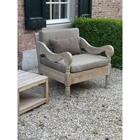 Aura Peeperkorn outdoor coffee table