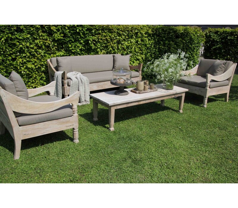 Aura Peeperkorn outdoor coffee table