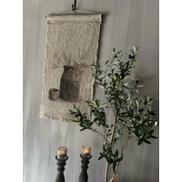 Shabby linnen wanddoek Houten pot met corokia 95x45cm