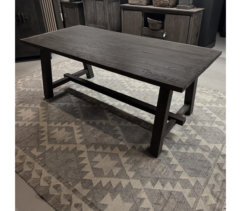 Massief houten eettafel A poot Yara