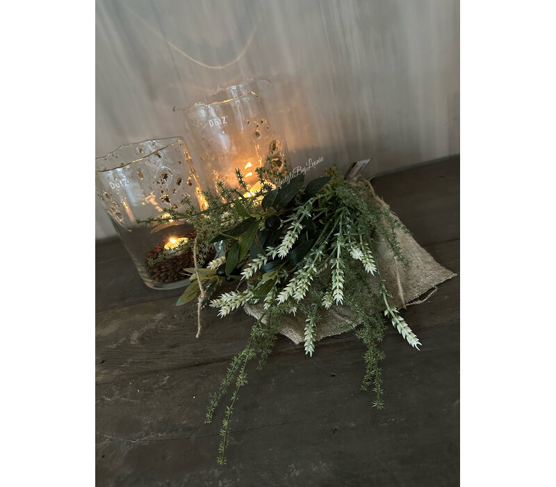 Namaak toef in shabby doek Witte lavendel