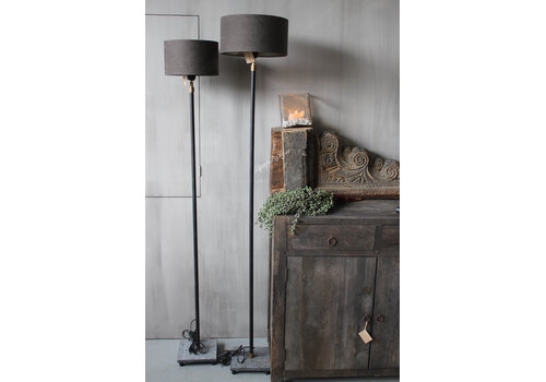 Grijs metalen vloerlamp met hardstenen voet 140 cm