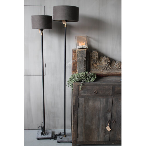 Grijs metalen vloerlamp met hardstenen voet 140 cm 