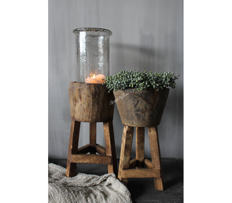 Authentieke houten vijzel op standaard