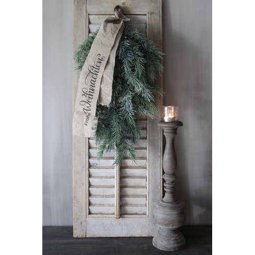 Namaak lange cedar toef met dennenappeltjes 70 cm 