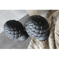 Stenen dennenappel ornament Celine zwart 18 cm