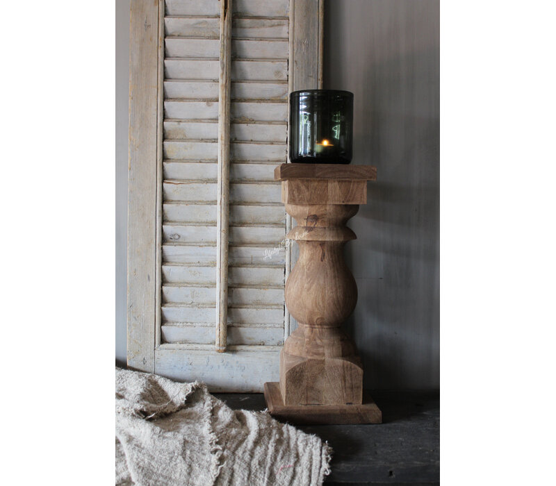 Dikke houten baluster kandelaar Almond 45 x 20 cm