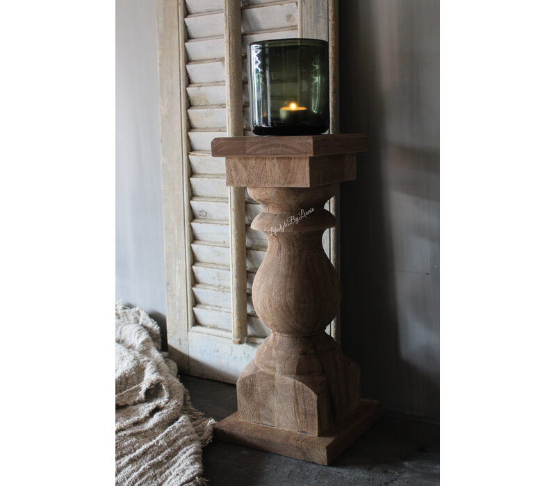 Dikke houten baluster kandelaar Almond 45 x 20 cm