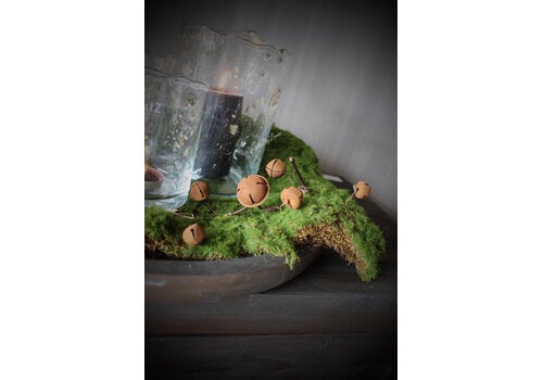 Roestige kerstbellen aan tak 30cm