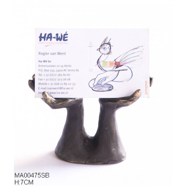 First impression. Verbronsd sculptuur.