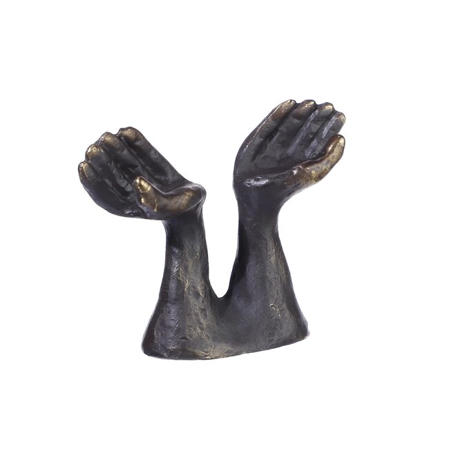 First impression. Verbronsd sculptuur.