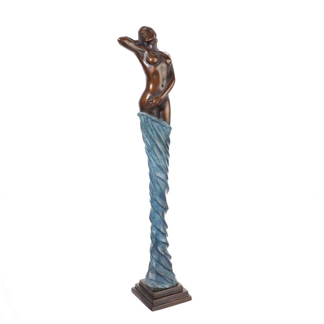 Gratiana. Vrouwelijk sculptuur.