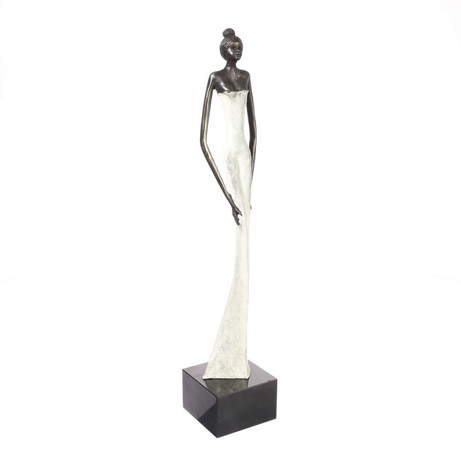 Ger van Tankeren Carmen. Vrouwelijk stijvol sculptuur