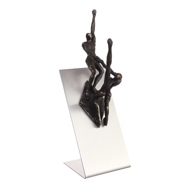 Ger van Tankeren Joined effort Bronzen beeld op RVS plaat.