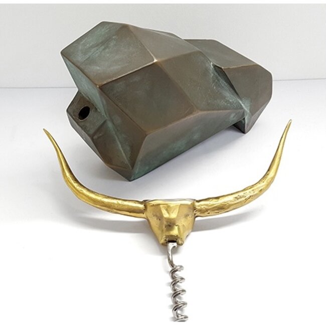 Corry Ammerlaan Bronzen Stier Fuerza kurkentrekker en wijn – Luxe geschenk en eyecatcher