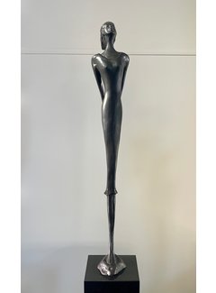 Corry Ammerlaan Bronzen beeld de Trotse Vrouw