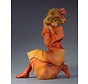 Egon Schiele beeld knielend meisje in oranje rood