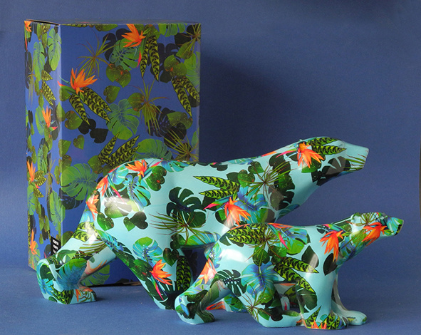 Beroemde ijsberen naar Pompon in kleurrijke uitvoering