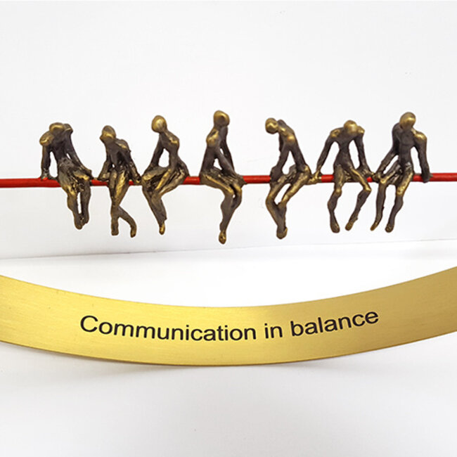 Corry Ammerlaan Beautiful people in communication - sculptuur 7 personen