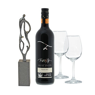 Corry Ammerlaan Toekomst door samenwerken met wijn in houten kist