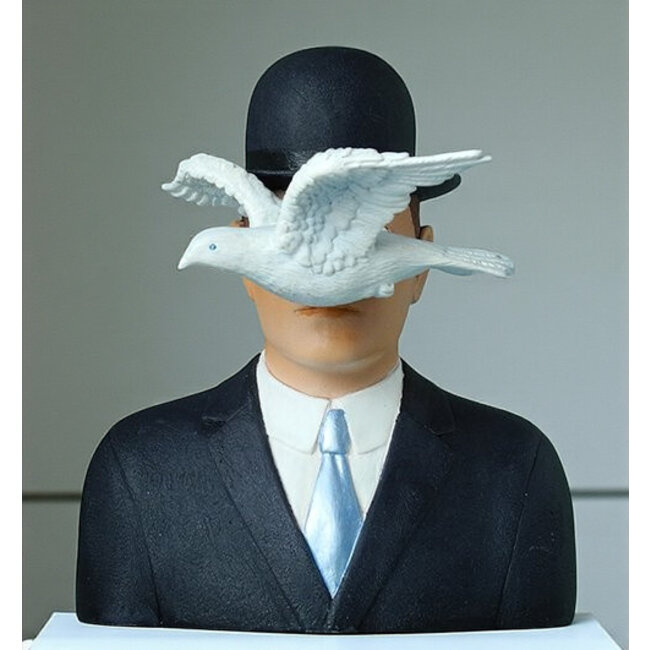 Beeld Magritte - L’homme au chapeau melon