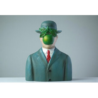 Beeld Mensenzoon van Magritte