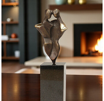 Corry Ammerlaan Bronzen Beeld Met elkaar de schouders eronder zetten(inclusief geschenkdoos & verzending)