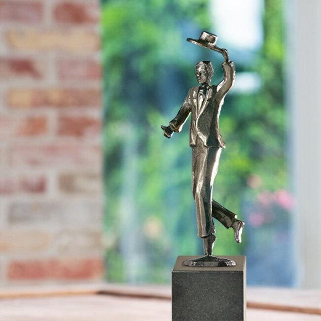 Corry Ammerlaan Bronzen beeld "Chapeau" - Gefeliciteerd