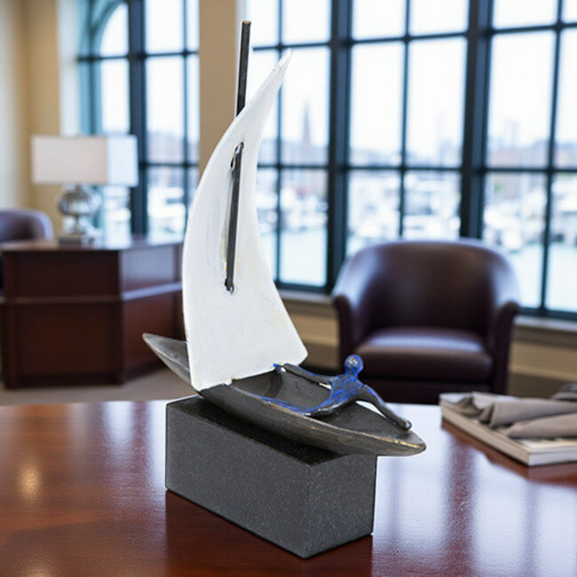 Corry Ammerlaan Beeld ‘Voor de Wind’ – Zeilbootje van geluk en nieuwe kansen