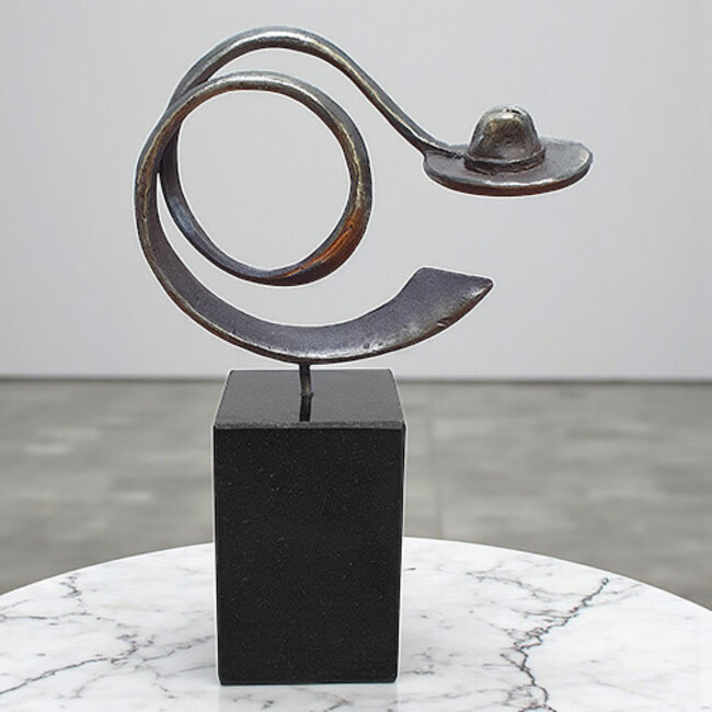 Corry Ammerlaan Chapeau met het behaalde succes! Fraai beeld verbronsd van Corry Ammerlaan