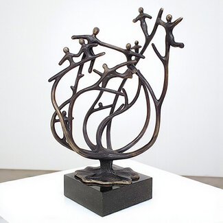 Corry Ammerlaan Sculptuur de stam van de organisatie (ook grote versie in brons leverbaar)