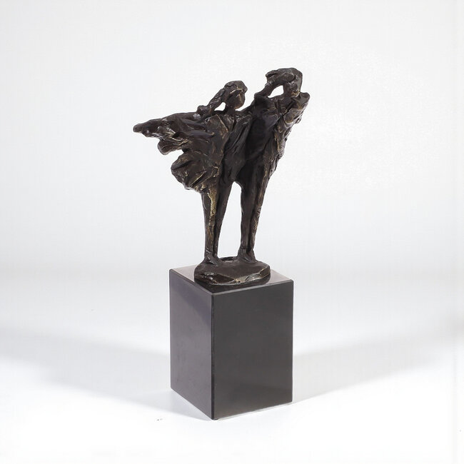 Ger van Tankeren Samen er tegenaan gaan verbronsd beeld